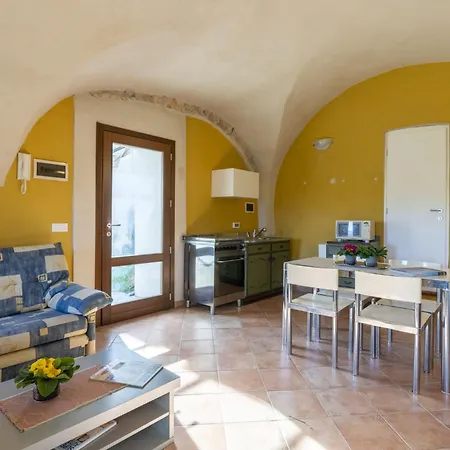 1 By Interhome *
