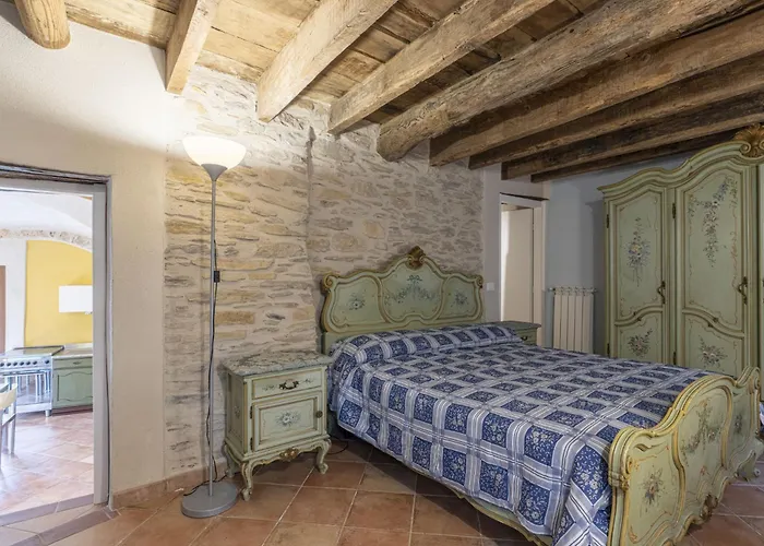 1 By Interhome Tavole